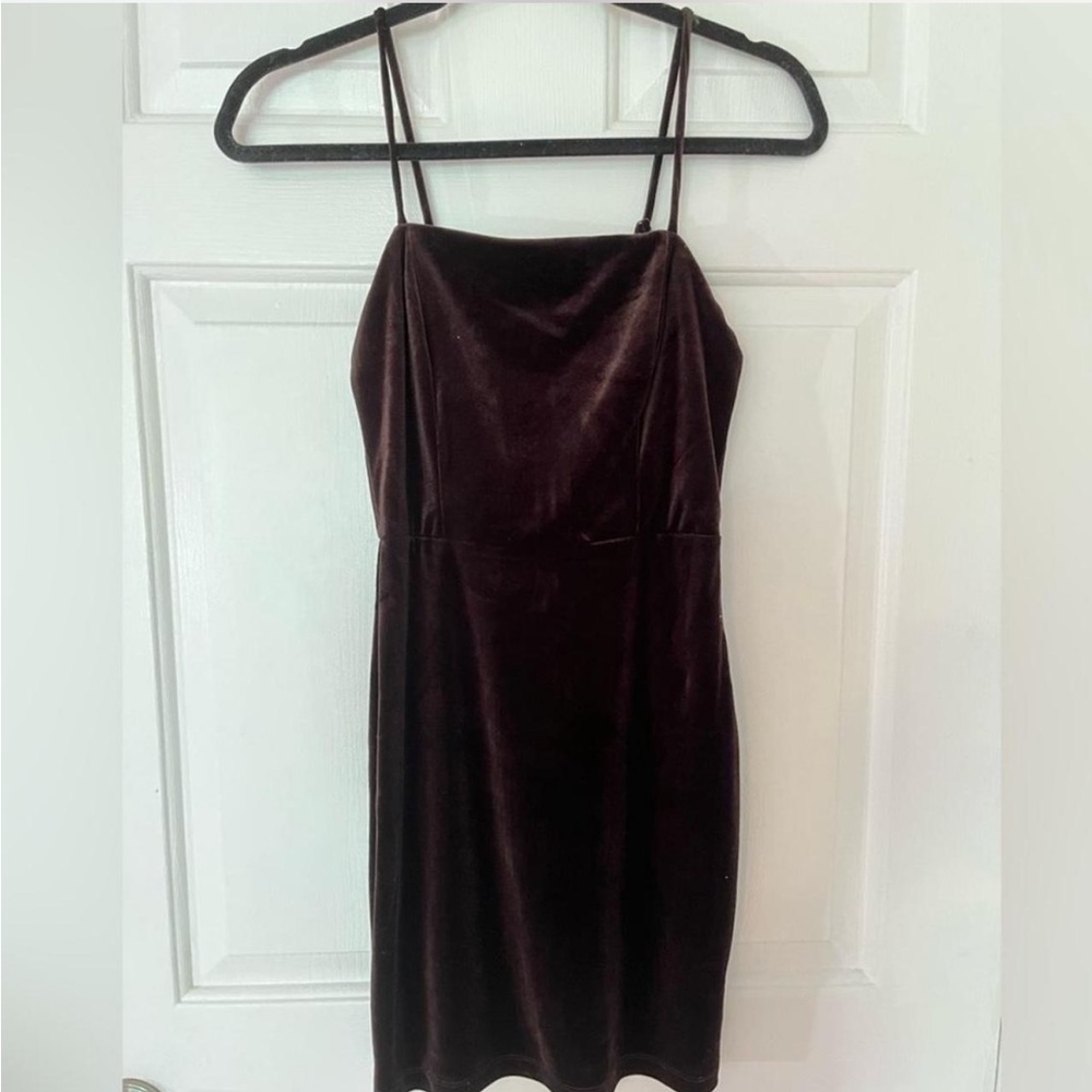 Chic Velvet Mini Dress in Deep Brown